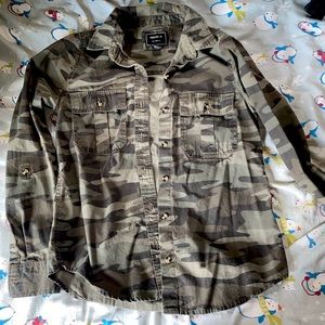 Forever 21 Green/brown camo jacket (never worn)
